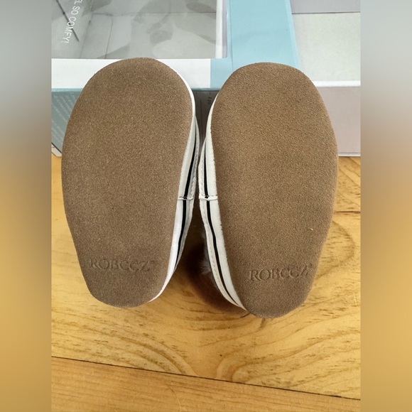 NIB Robeez Baby Fox Leather Embroidered Plush Faux Fur Fall Winter Slip on Shoes - Picture 6 of 7